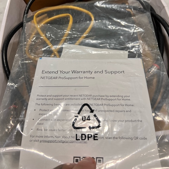 NetGear Wi-Fi Cable Modem Router - Picture 2 of 2